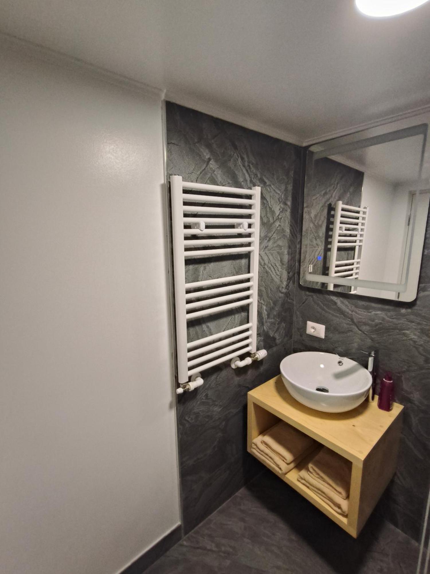 Family&Friends Apartment Ceahlau Ngoại thất bức ảnh